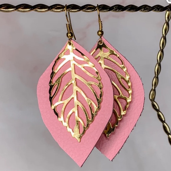 🆕Genuine Leather & Metal Leaf Dangle 1 Pair Earrings - Picture 2 of 5